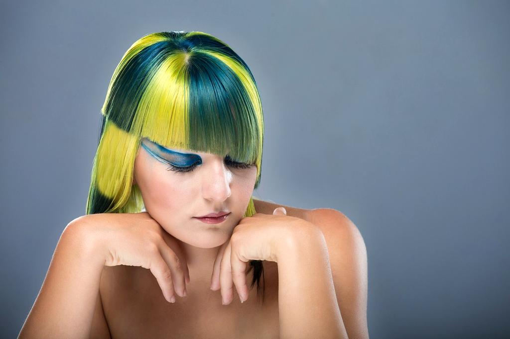 Robot humanoidalny zbudowany z klocków LEGO