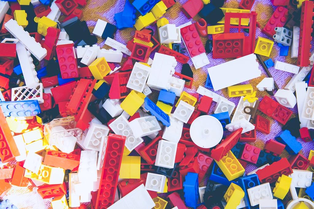 Holograficzny interfejs do składania zamówień na kursy LEGO